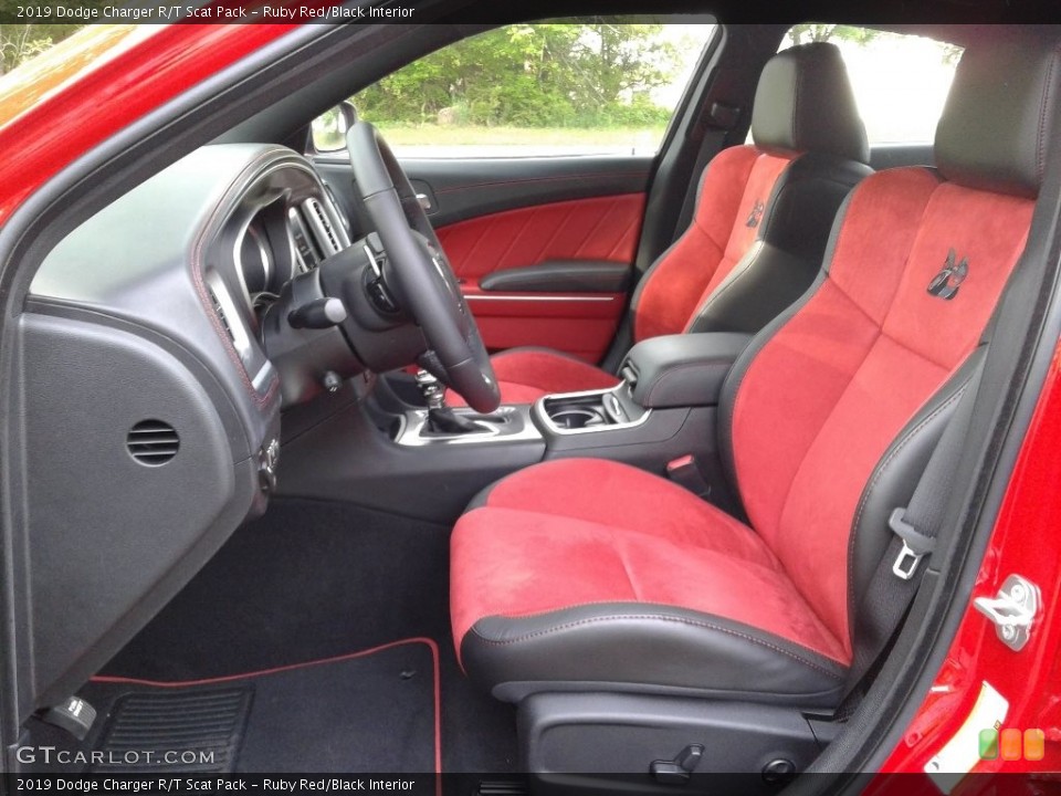 Ruby Red/Black Interior Photo for the 2019 Dodge Charger R/T Scat Pack #133153886