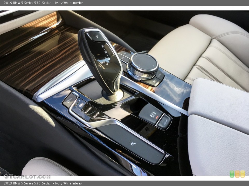 Ivory White Interior Transmission for the 2019 BMW 5 Series 530i Sedan #133167411