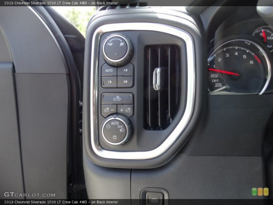 Jet Black Interior Controls for the 2019 Chevrolet Silverado 1500 LT Crew Cab 4WD #133200861