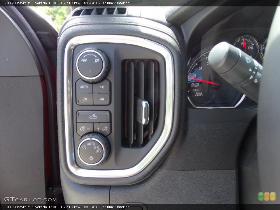 Jet Black Interior Controls for the 2019 Chevrolet Silverado 1500 LT Z71 Crew Cab 4WD #133201776