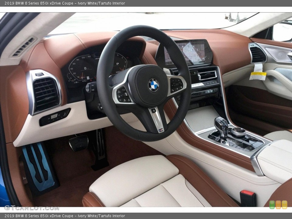 Ivory White/Tartufo 2019 BMW 8 Series Interiors