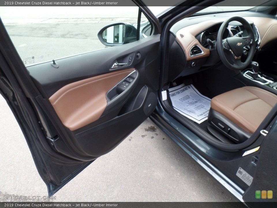 Jet Black/­Umber Interior Front Seat for the 2019 Chevrolet Cruze Diesel Hatchback #133321257
