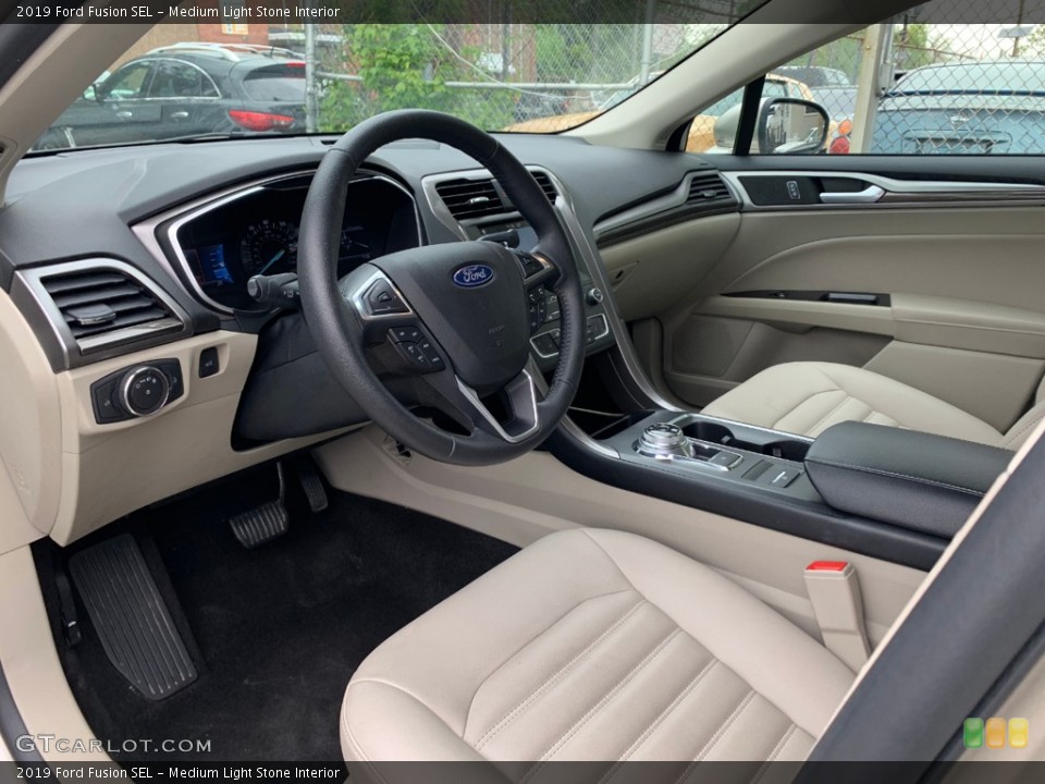 Medium Light Stone Interior Photo for the 2019 Ford Fusion SEL #133333547