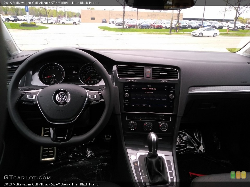 Titan Black Interior Dashboard for the 2019 Volkswagen Golf Alltrack SE 4Motion #133358750