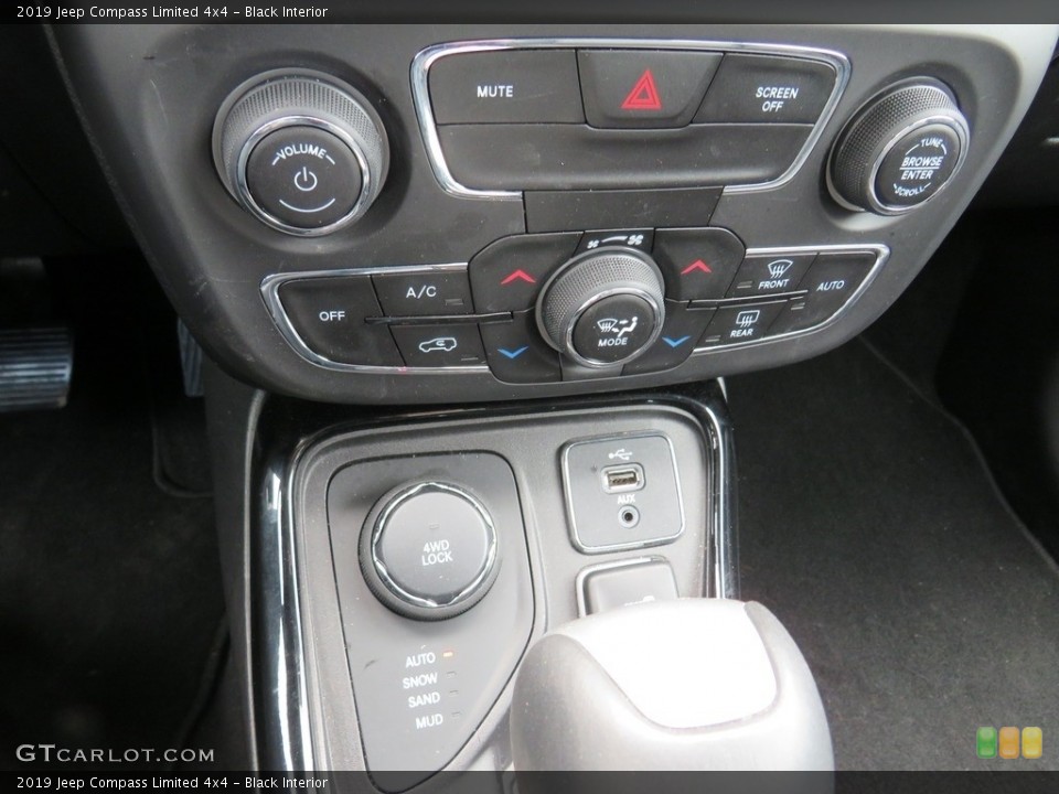 Black Interior Controls for the 2019 Jeep Compass Limited 4x4 #133360646