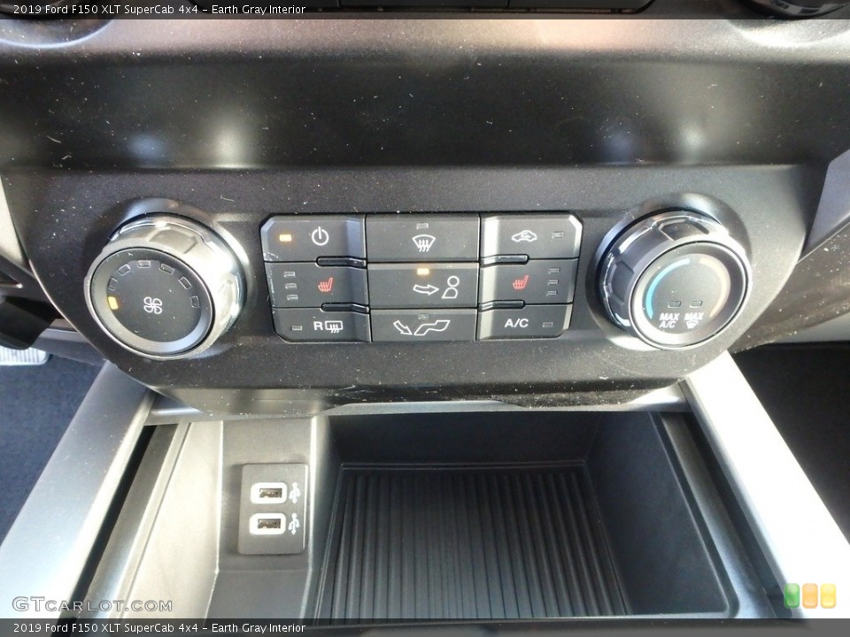 Earth Gray Interior Controls for the 2019 Ford F150 XLT SuperCab 4x4 #133387954