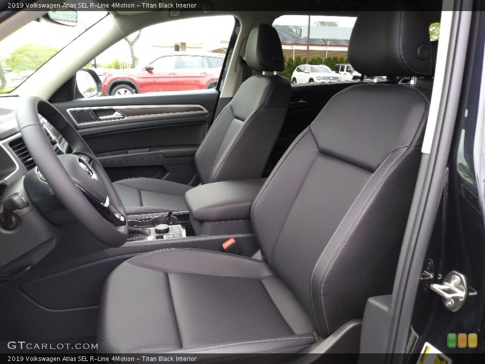 Titan Black Interior Photo for the 2019 Volkswagen Atlas SEL R-Line 4Motion #133478386