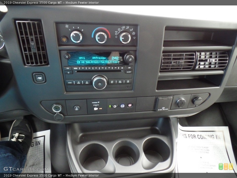 Medium Pewter Interior Controls for the 2019 Chevrolet Express 3500 Cargo WT #133487354