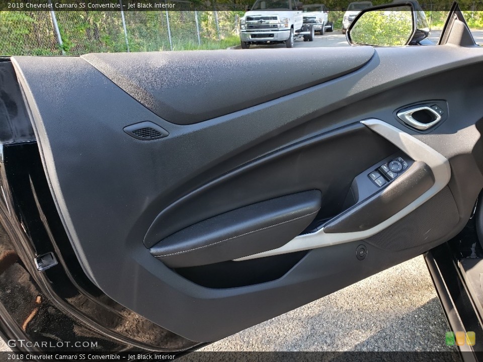 Jet Black Interior Door Panel for the 2018 Chevrolet Camaro SS Convertible #133557191