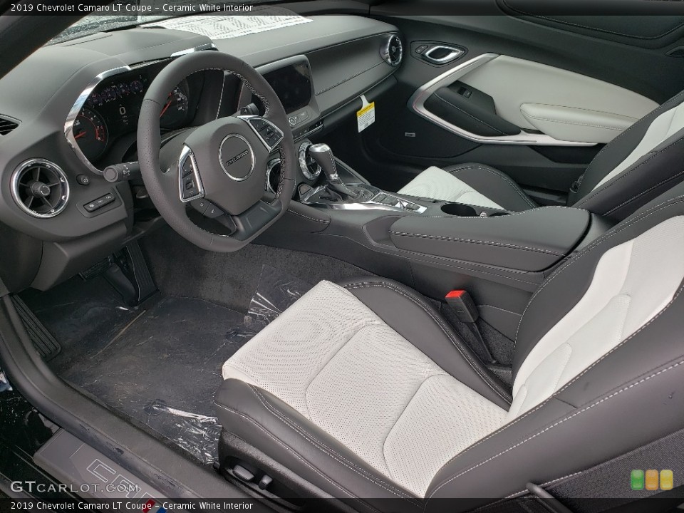Ceramic White Interior Photo for the 2019 Chevrolet Camaro LT Coupe #133561924