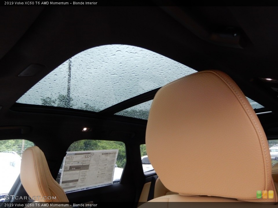 Blonde Interior Sunroof for the 2019 Volvo XC60 T6 AWD Momentum #133695183