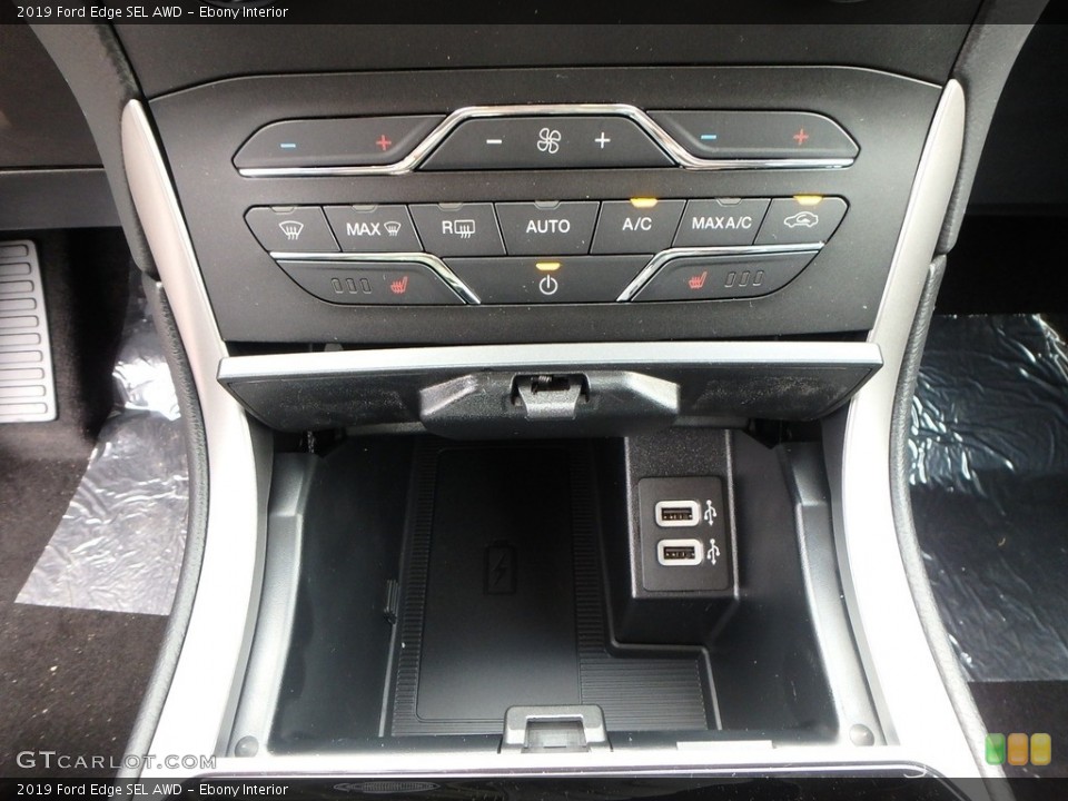 Ebony Interior Controls for the 2019 Ford Edge SEL AWD #133699500