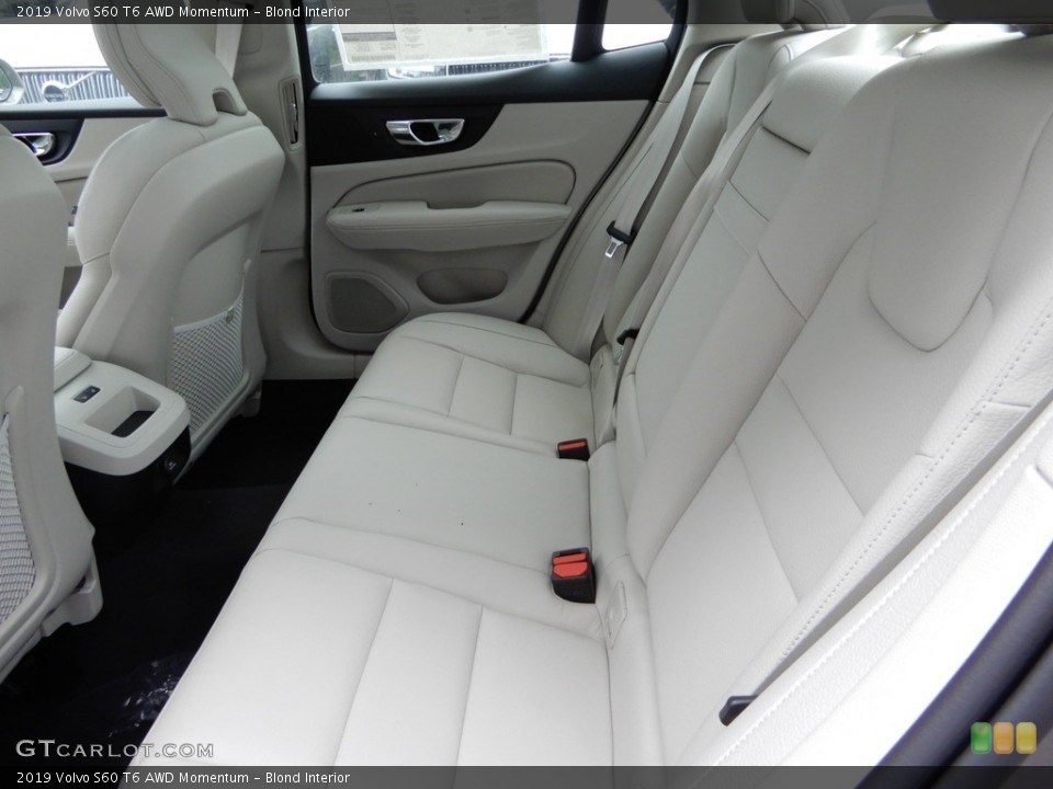 Blond Interior Rear Seat for the 2019 Volvo S60 T6 AWD Momentum #133714065