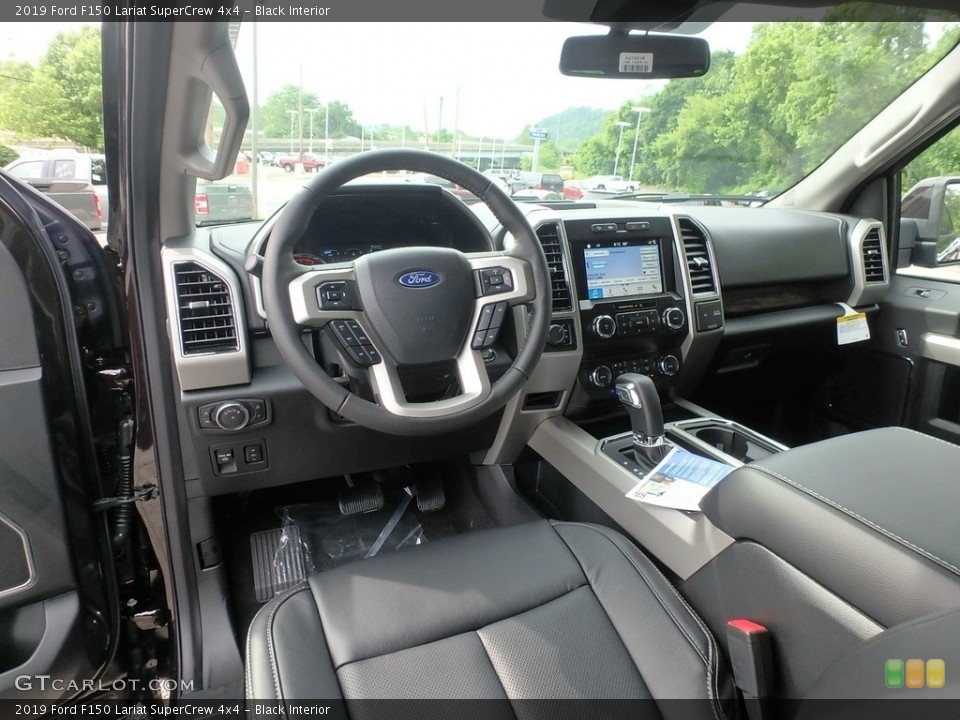 Black Interior Photo for the 2019 Ford F150 Lariat SuperCrew 4x4 #133744725