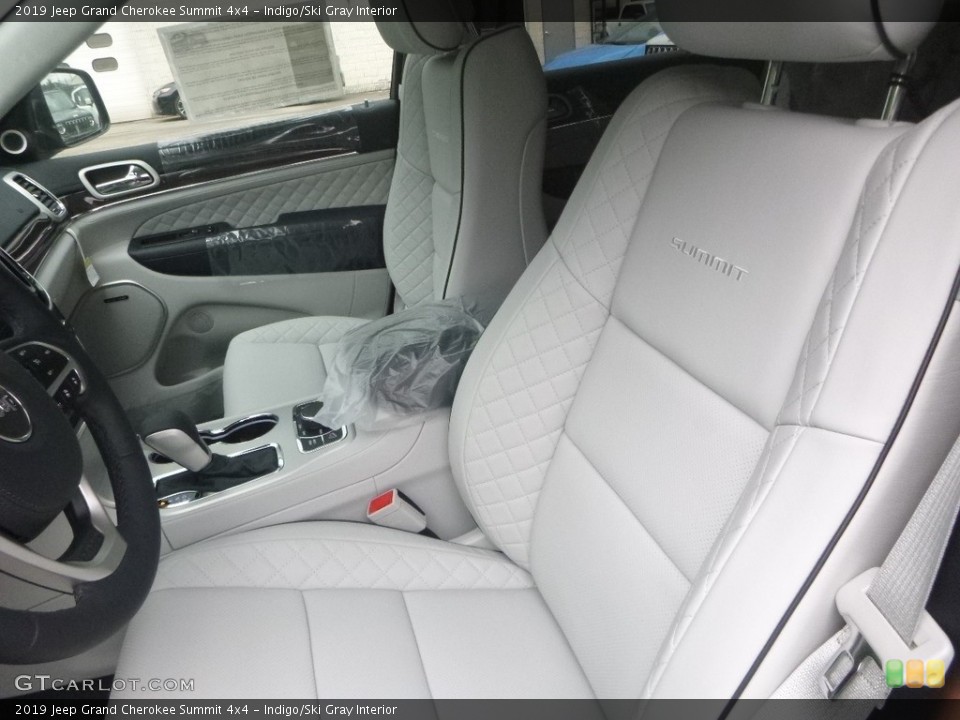 Indigo/Ski Gray Interior Photo for the 2019 Jeep Grand Cherokee Summit 4x4 #133829157