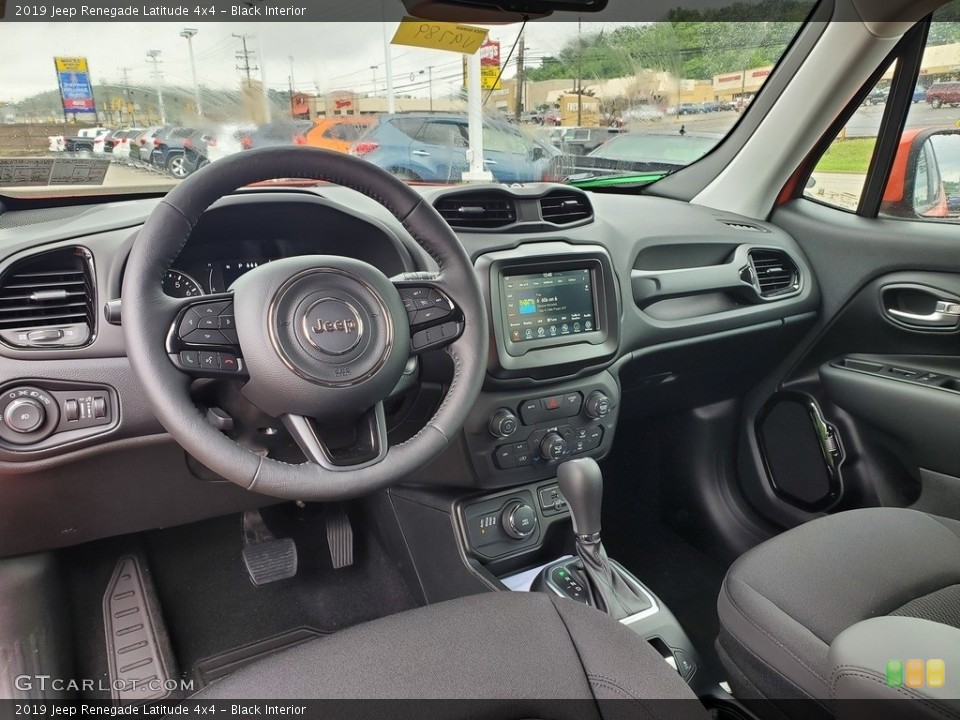 Black Interior Photo for the 2019 Jeep Renegade Latitude 4x4 #133887287