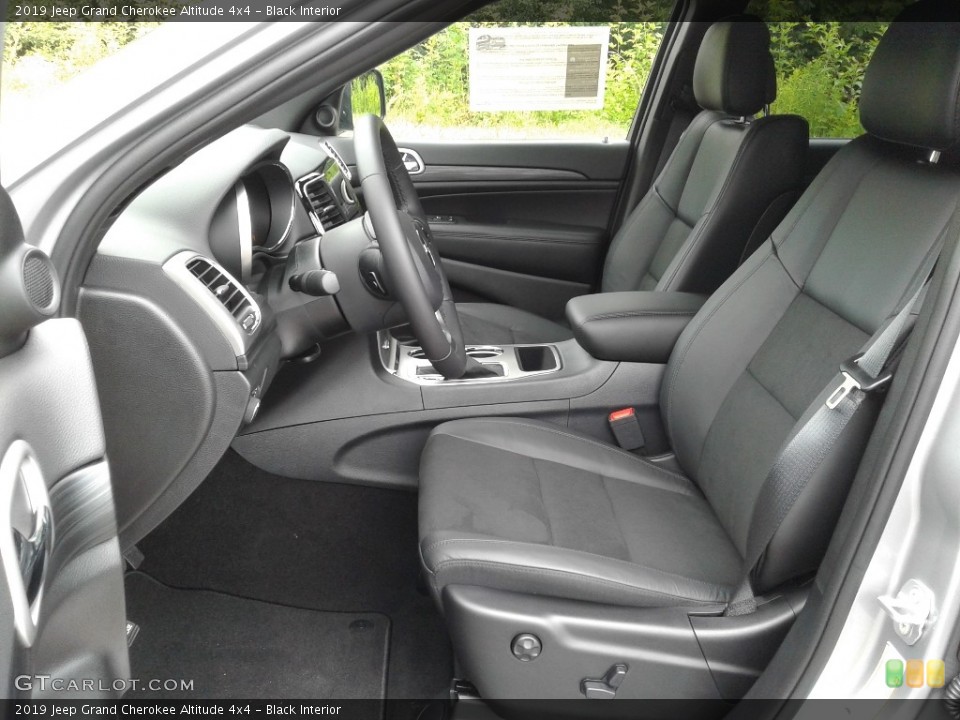Black Interior Photo for the 2019 Jeep Grand Cherokee Altitude 4x4 #133905392