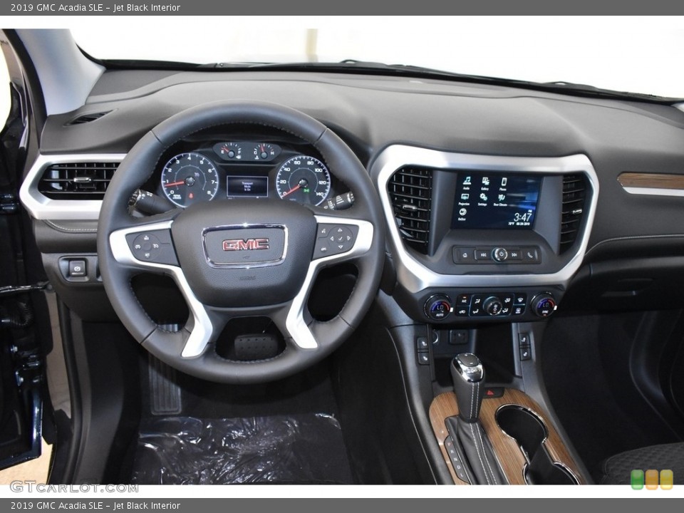 Jet Black Interior Dashboard for the 2019 GMC Acadia SLE #134011914