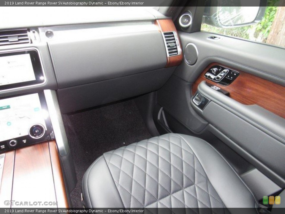 Ebony/Ebony Interior Dashboard for the 2019 Land Rover Range Rover SVAutobiography Dynamic #134022069