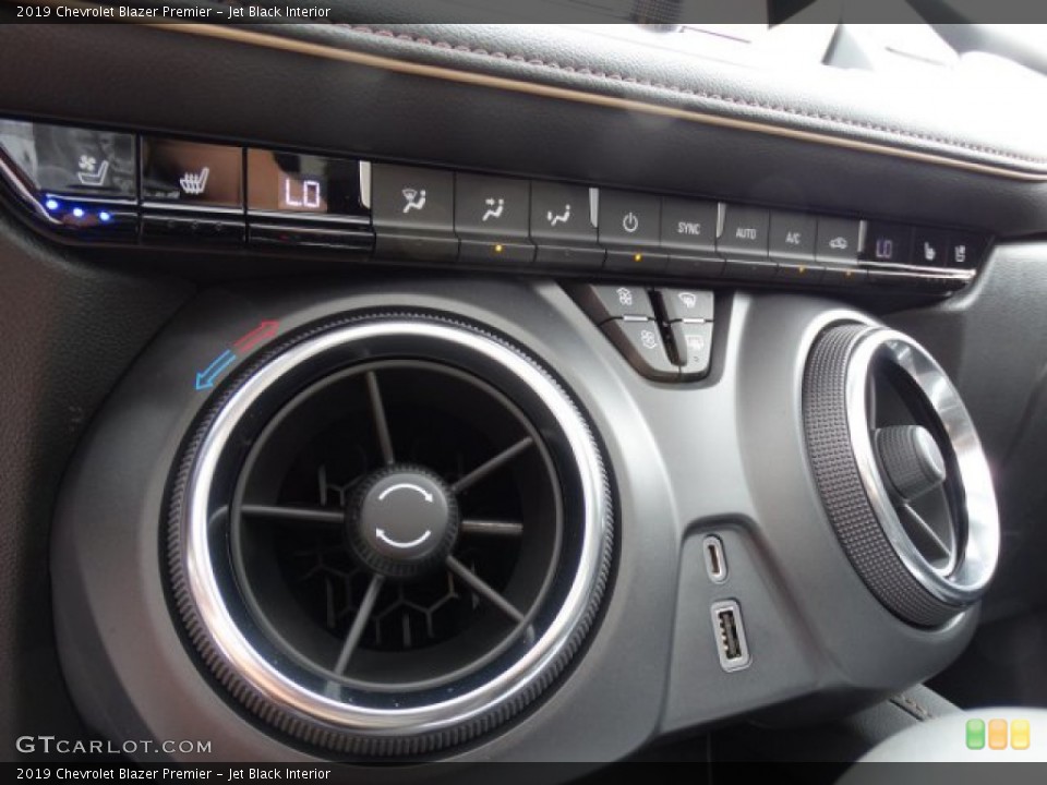 Jet Black Interior Controls for the 2019 Chevrolet Blazer Premier #134054183