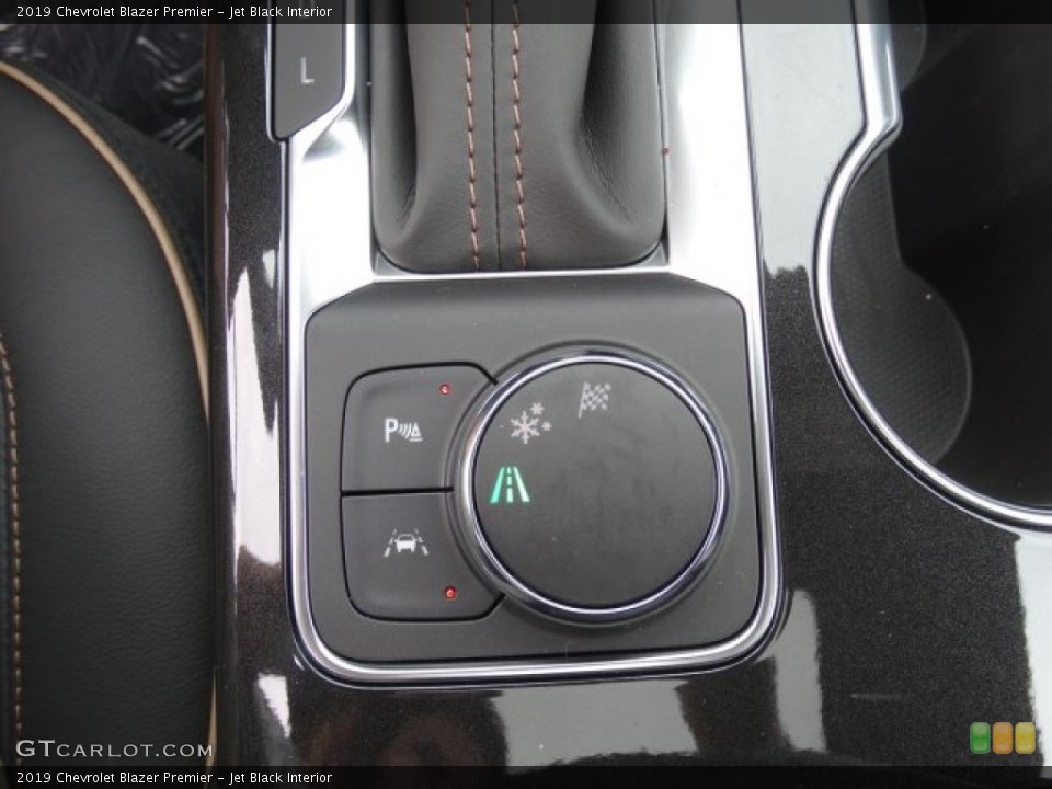 Jet Black Interior Controls for the 2019 Chevrolet Blazer Premier #134054198