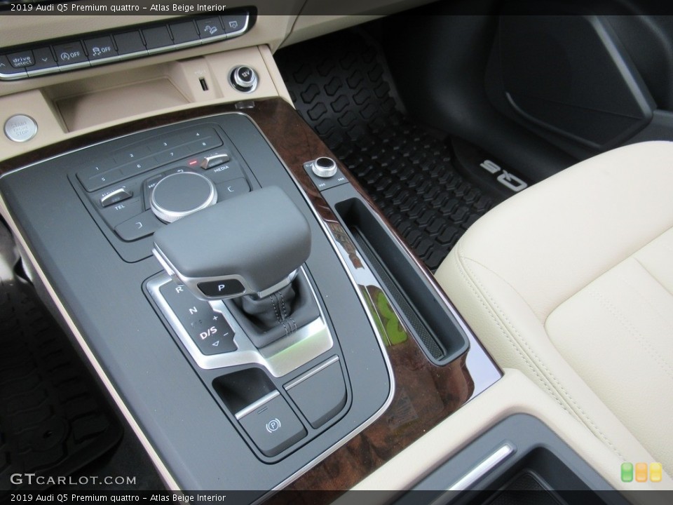 Atlas Beige Interior Transmission for the 2019 Audi Q5 Premium quattro #134095222