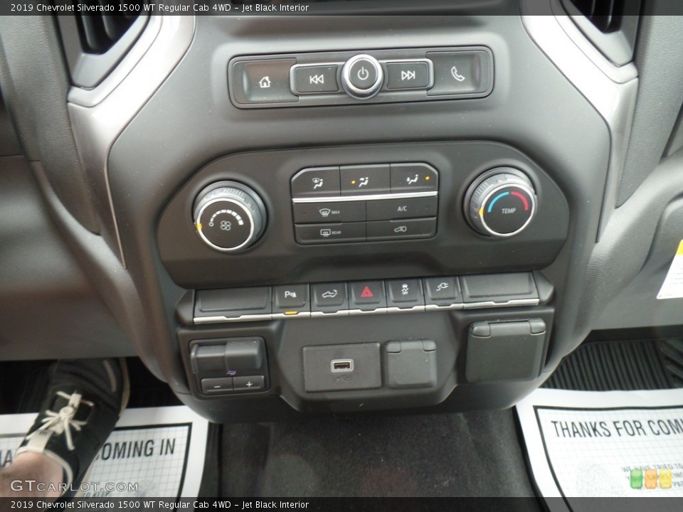 Jet Black Interior Controls for the 2019 Chevrolet Silverado 1500 WT Regular Cab 4WD #134098081