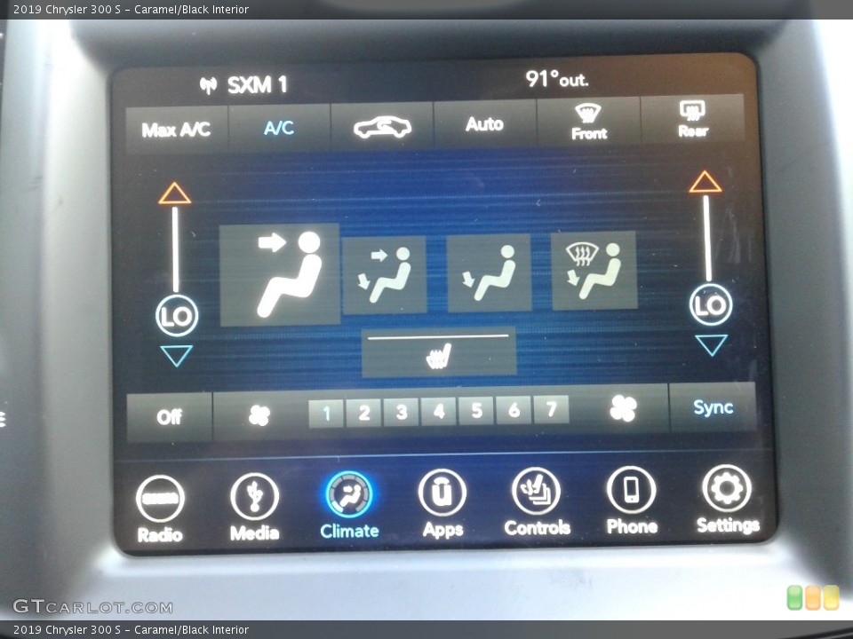 Caramel/Black Interior Controls for the 2019 Chrysler 300 S #134114648