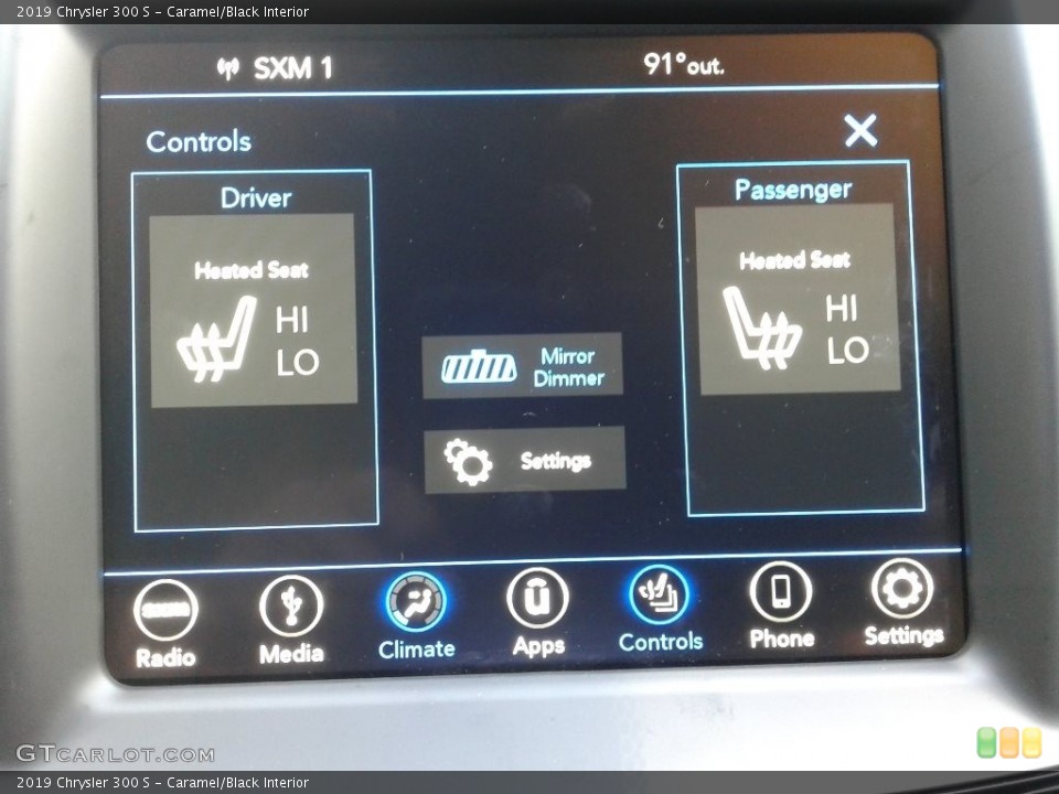 Caramel/Black Interior Controls for the 2019 Chrysler 300 S #134114667