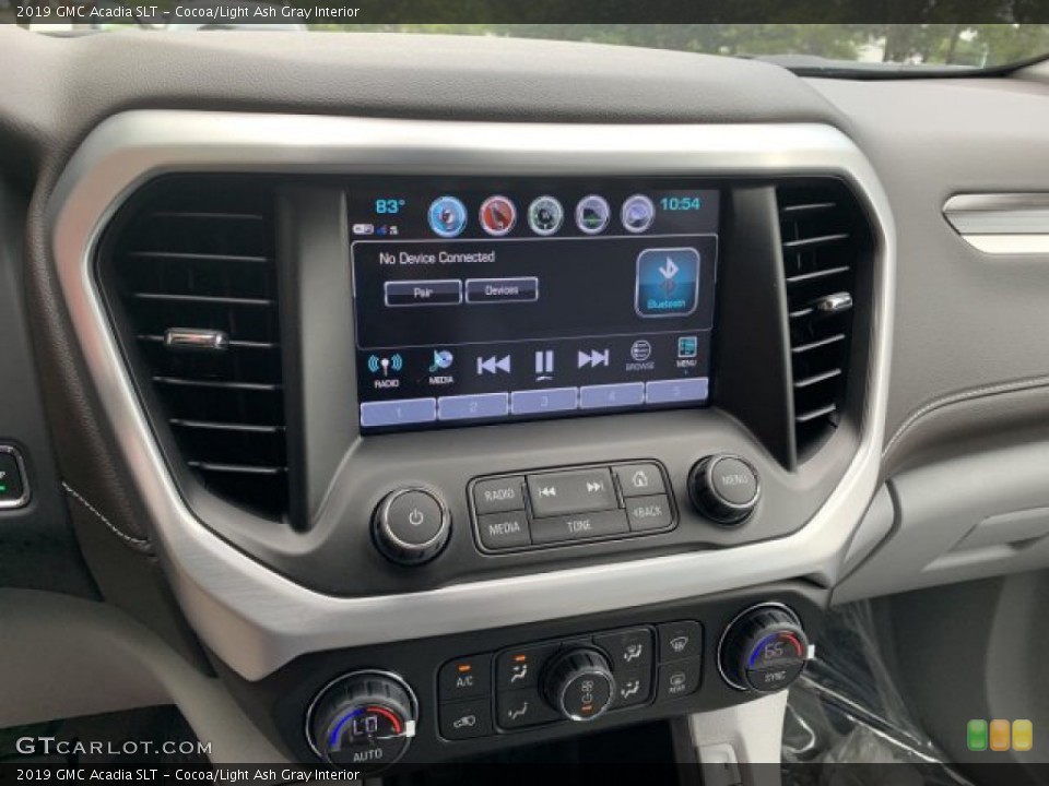 Cocoa/Light Ash Gray Interior Controls for the 2019 GMC Acadia SLT #134163630