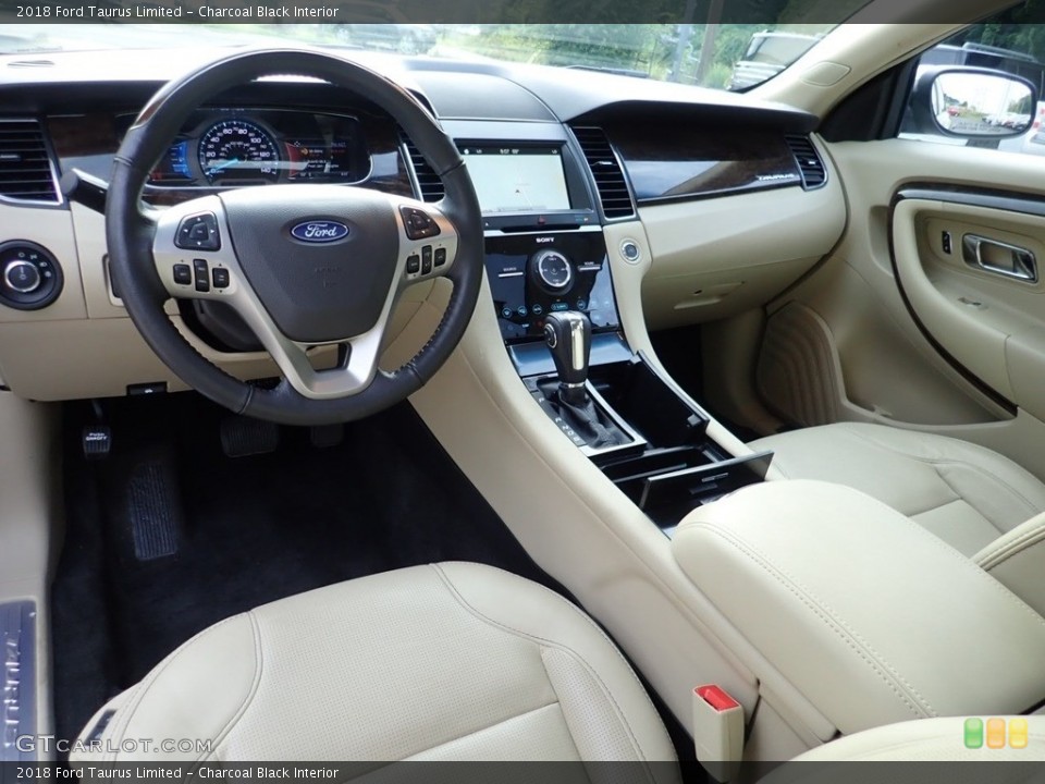 Charcoal Black Interior Photo for the 2018 Ford Taurus Limited #134241690