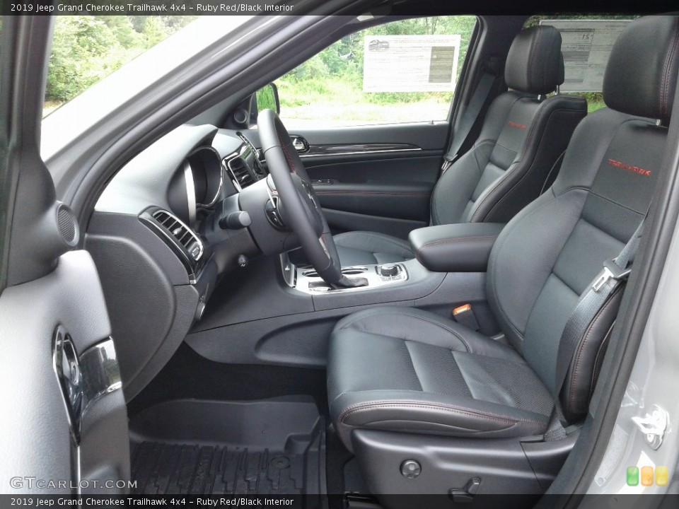 Ruby Red/Black Interior Photo for the 2019 Jeep Grand Cherokee Trailhawk 4x4 #134255641
