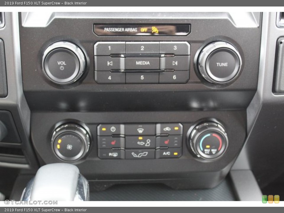 Black Interior Controls for the 2019 Ford F150 XLT SuperCrew #134427543