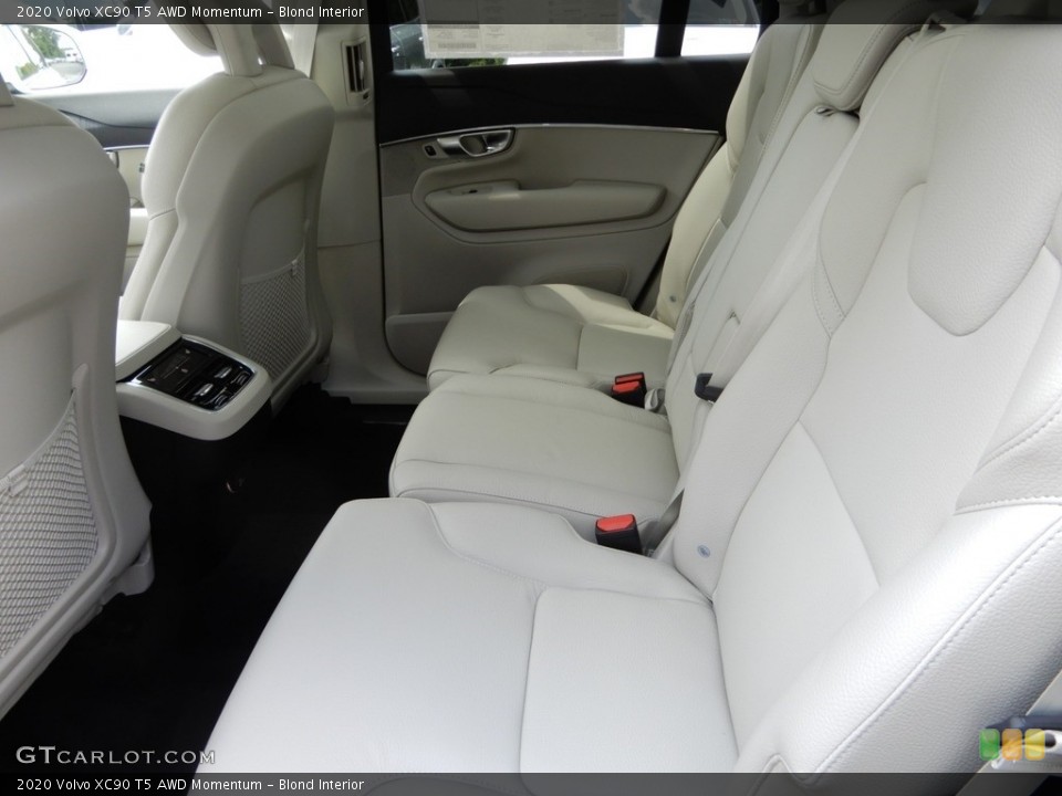 Blond Interior Rear Seat for the 2020 Volvo XC90 T5 AWD Momentum #134429652