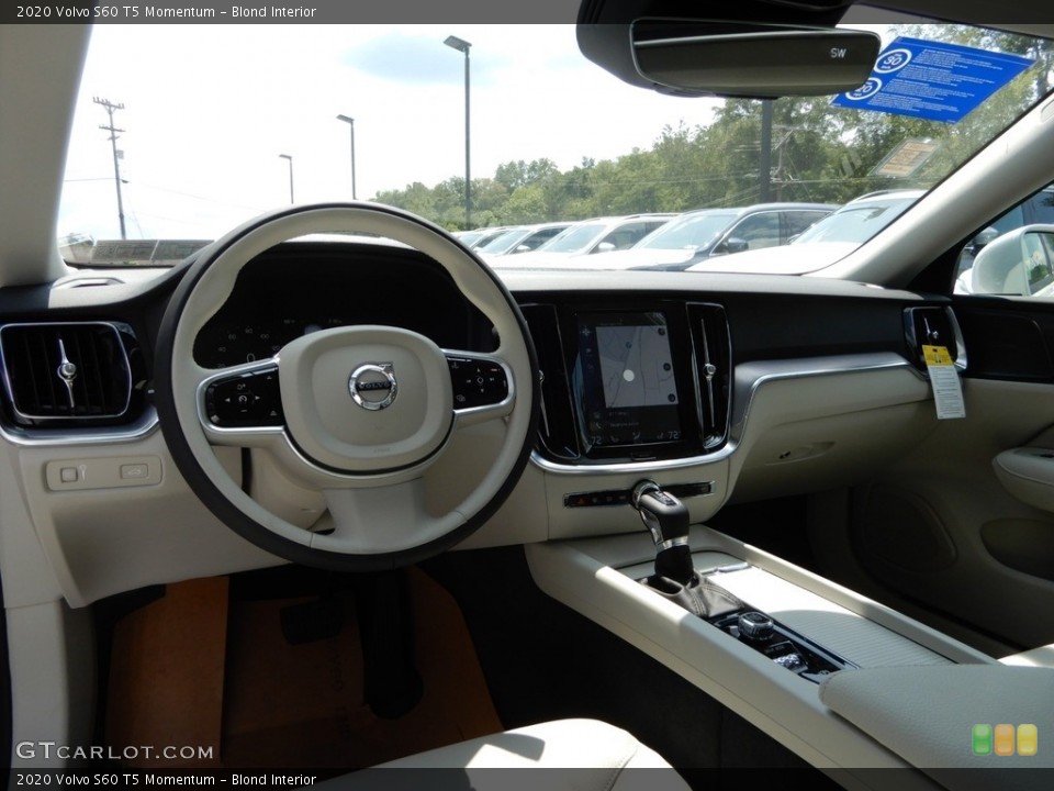 Blond Interior Dashboard for the 2020 Volvo S60 T5 Momentum #134430528