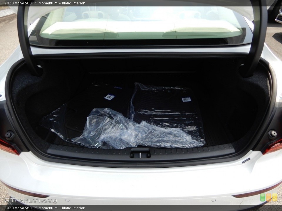 Blond Interior Trunk for the 2020 Volvo S60 T5 Momentum #134430546