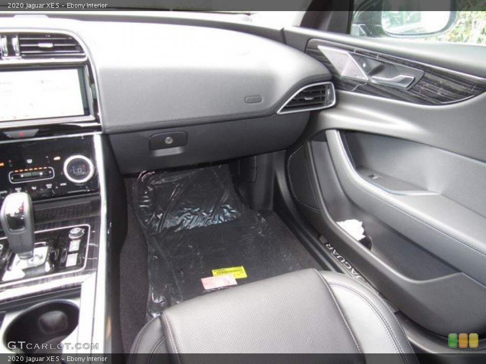 Ebony Interior Dashboard for the 2020 Jaguar XE S #134535376