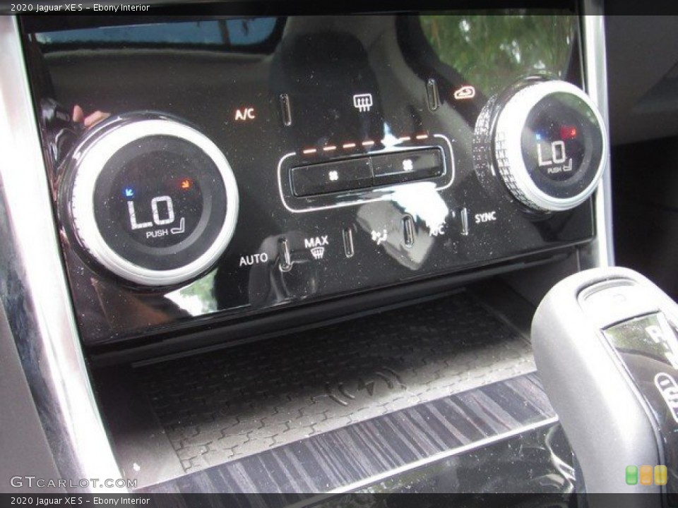 Ebony Interior Controls for the 2020 Jaguar XE S #134535769
