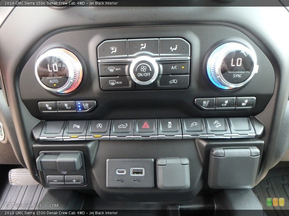 Jet Black Interior Controls for the 2019 GMC Sierra 1500 Denali Crew Cab 4WD #134570512
