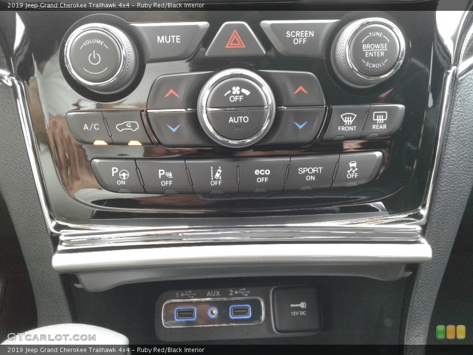 Ruby Red/Black Interior Controls for the 2019 Jeep Grand Cherokee Trailhawk 4x4 #134601247
