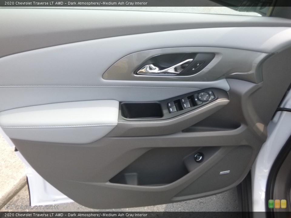 Dark Atmosphere/­Medium Ash Gray Interior Door Panel for the 2020 Chevrolet Traverse LT AWD #134609049
