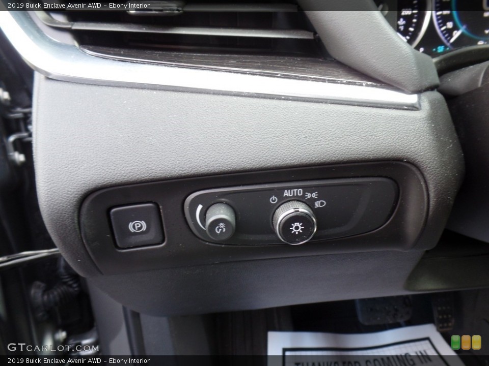 Ebony Interior Controls for the 2019 Buick Enclave Avenir AWD #134637578