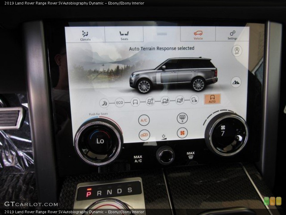Ebony/Ebony Interior Controls for the 2019 Land Rover Range Rover SVAutobiography Dynamic #134689044