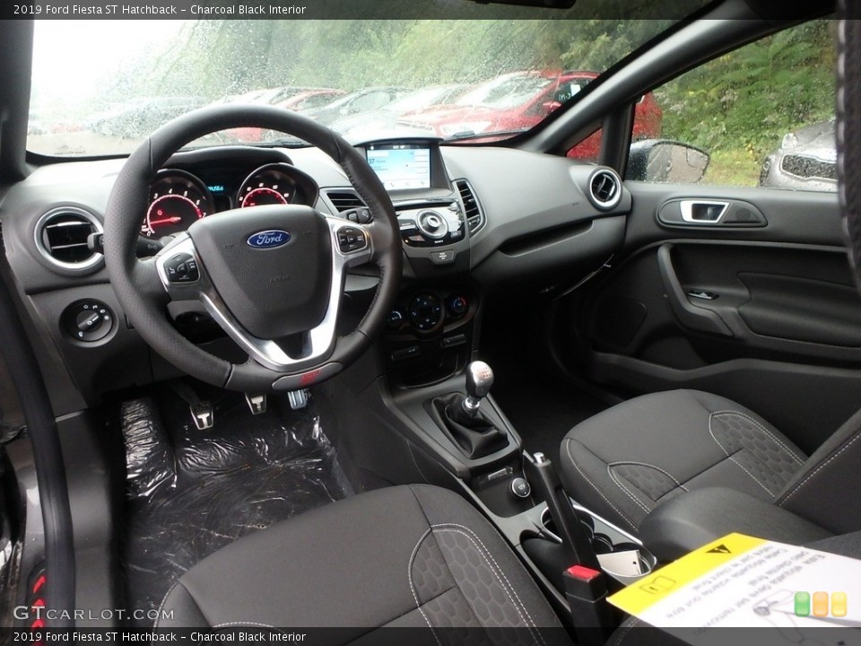 Charcoal Black Interior Photo for the 2019 Ford Fiesta ST Hatchback #134715620