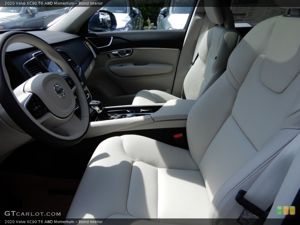 Blond Interior Photo for the 2020 Volvo XC90 T6 AWD Momentum #134727003