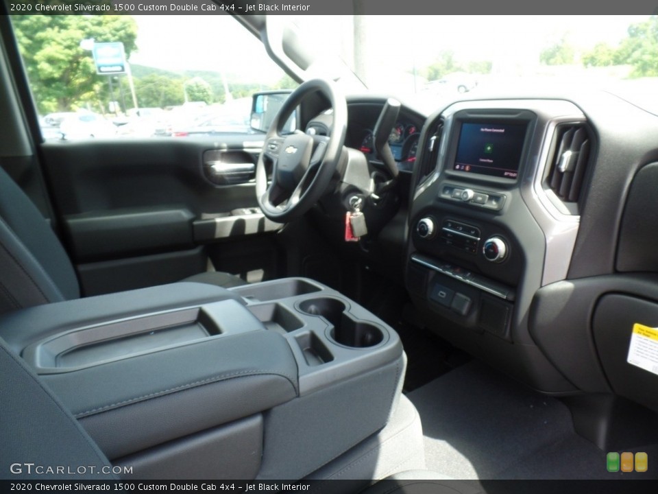 Jet Black Interior Dashboard for the 2020 Chevrolet Silverado 1500 Custom Double Cab 4x4 #134843444