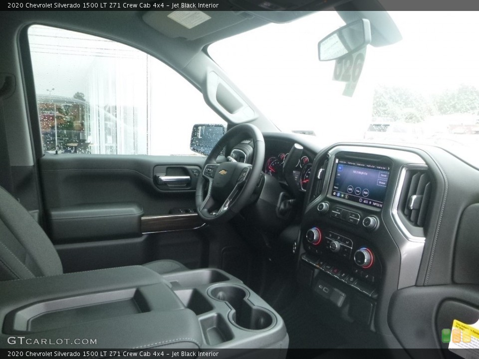 Jet Black Interior Dashboard for the 2020 Chevrolet Silverado 1500 LT Z71 Crew Cab 4x4 #134917270
