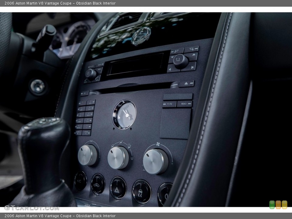 Obsidian Black Interior Controls for the 2006 Aston Martin V8 Vantage Coupe #134921476