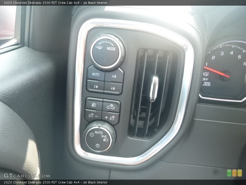 Jet Black Interior Controls for the 2020 Chevrolet Silverado 1500 RST Crew Cab 4x4 #135070325