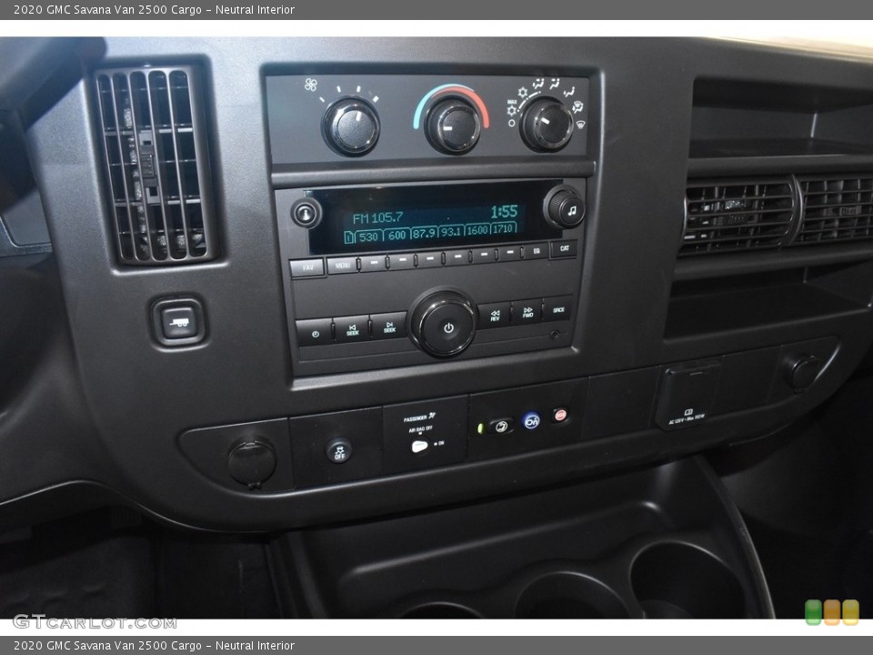 Neutral Interior Controls for the 2020 GMC Savana Van 2500 Cargo #135158275